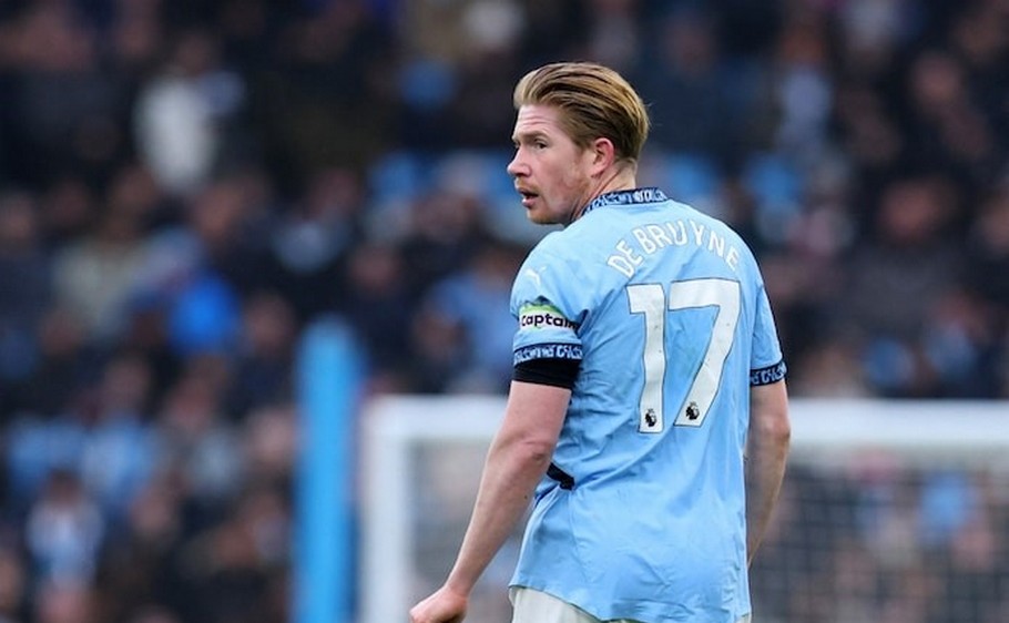 Désormais libre de négocier avec d’autres clubs, mais toujours attaché à City : quel avenir pour Kevin De Bruyne ?