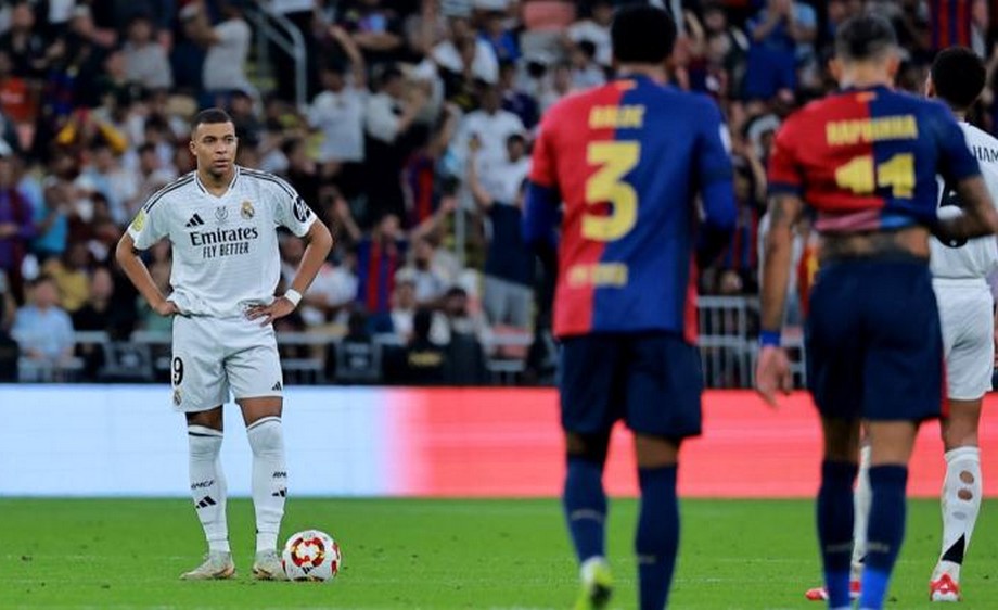 Football : le FC Barcelone remporte la Supercoupe d’Espagne en écrasant le Real Madrid (5-2)