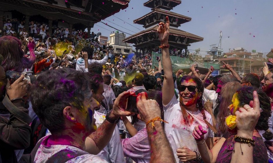 L’inde et le Népal célèbrent « Holi », la fête des couleurs