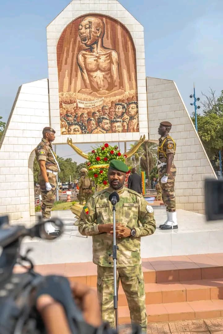 26 Mars 2025 : Le Général Assimi GOÏTA rend hommage aux Martyrs