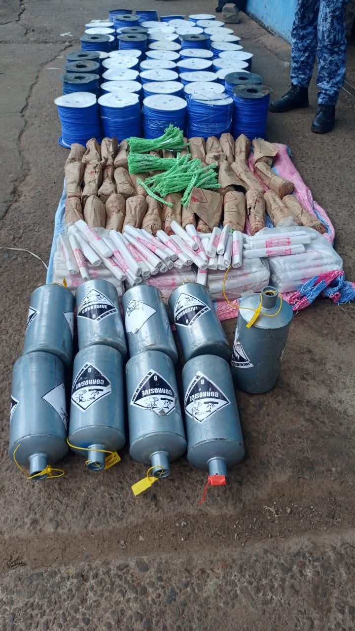 Douane malienne : La Brigade mobile d’intervention de Bamako saisit 165 bâtons d’explosifs, 825 détonateurs électriques et 9 bonbonnes de mercure