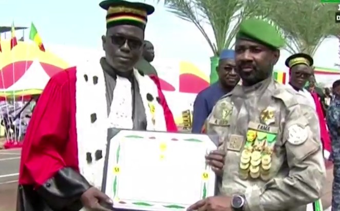 Festivités du 22 septembre 2025 : Le Général Assimi GOÏTA décore 7 fonctionnaires de l’Etat