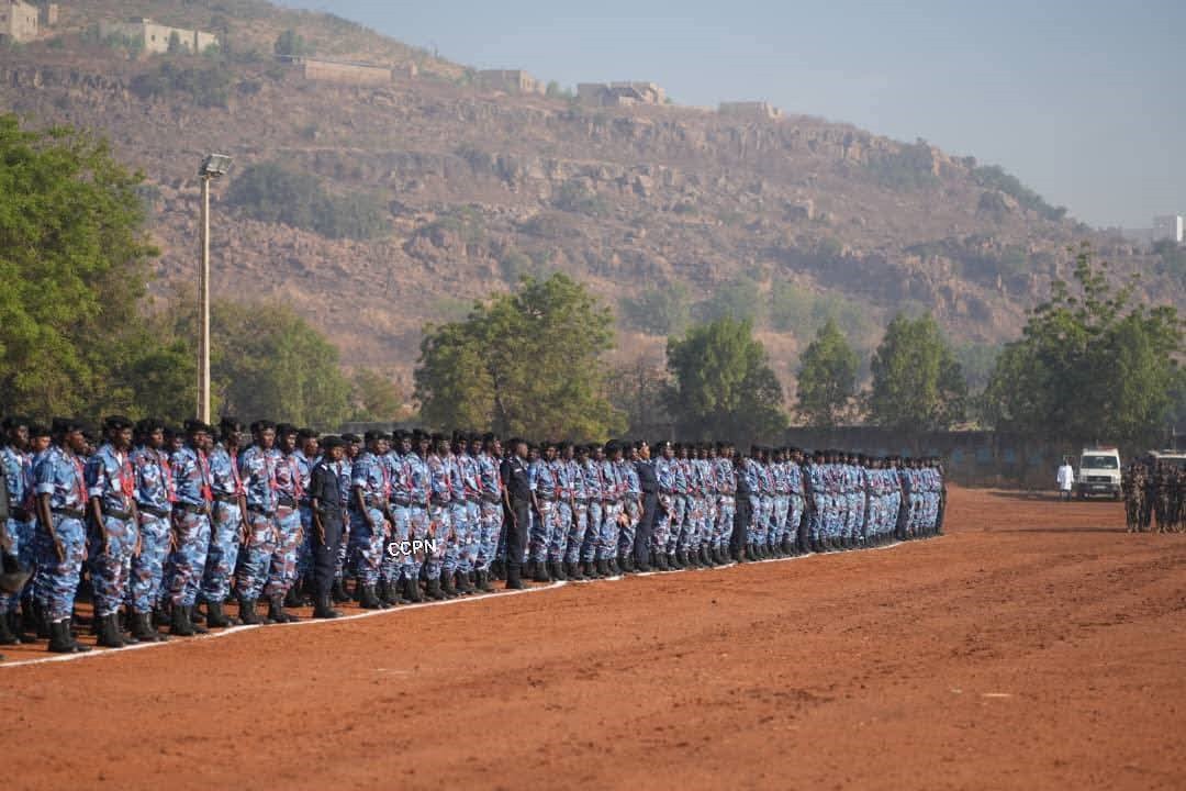 Police Nationale : La 2eme promotion des Gardiens de paix prête serment devant le drapeau