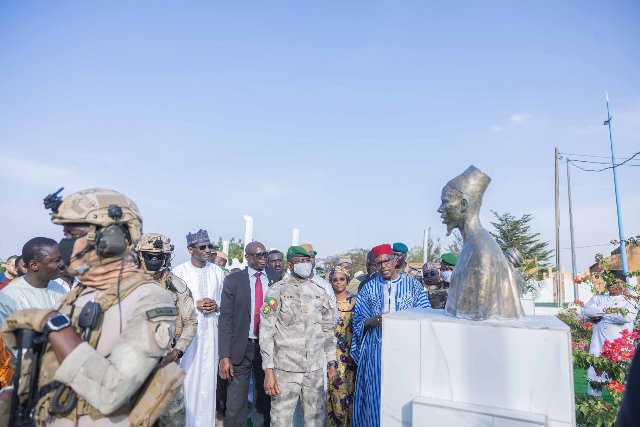 KOULOUBA : Inauguration des places « Mali Cɛbaw » et « Mali Kɛlɛmasaw »