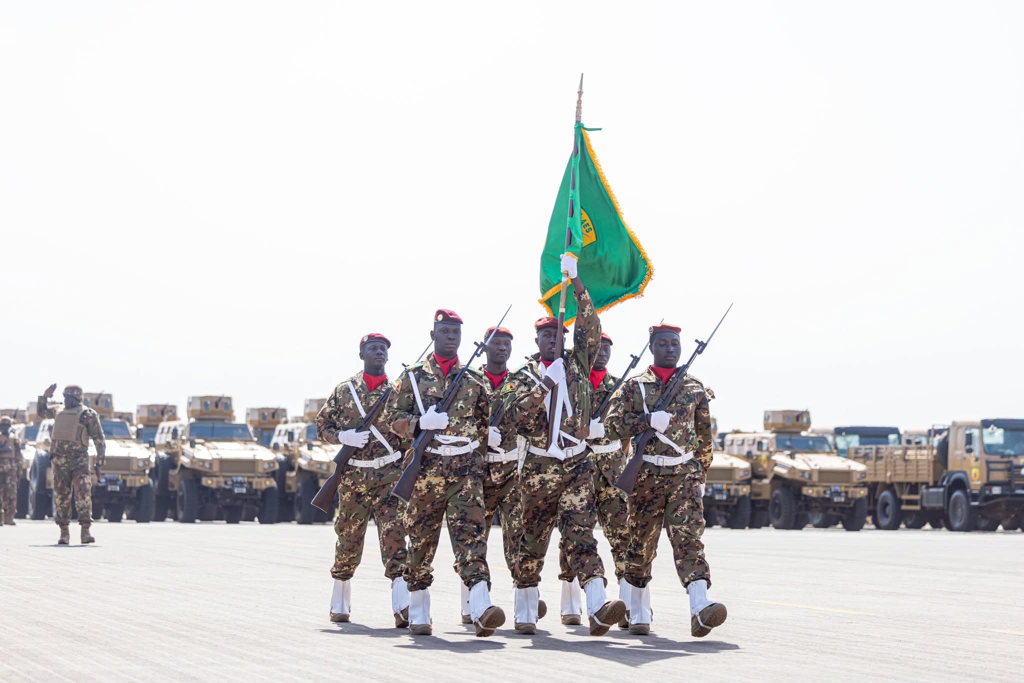 Mali : Cérémonie de remise de l’étendard à la Force unifiée de l’Alliance des États du Sahel (AES)