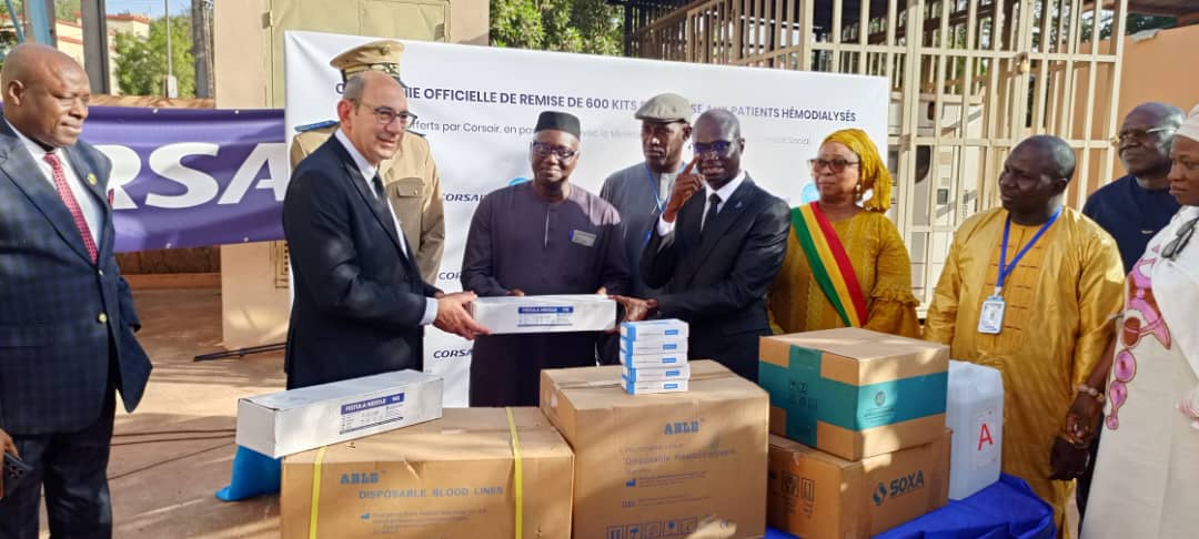 Mali : Corsair renforce la coopération à travers un don de 600 Kits de dialyse aux Centres de Dialyse de Bamako