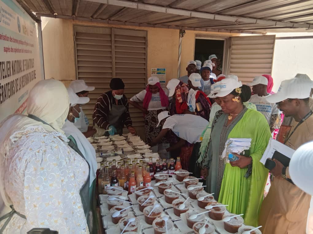 Gastronomie : des restauratrices de Bamako testées après une formation sur la sécurité sanitaire des aliments 