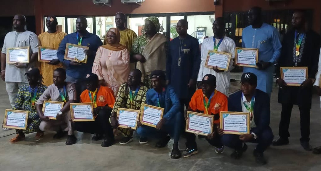 Crise du carburant : à Ndouré Service, l’abnégation des travailleurs célébrée et honorée par Moctar Coulibaly dit ATT