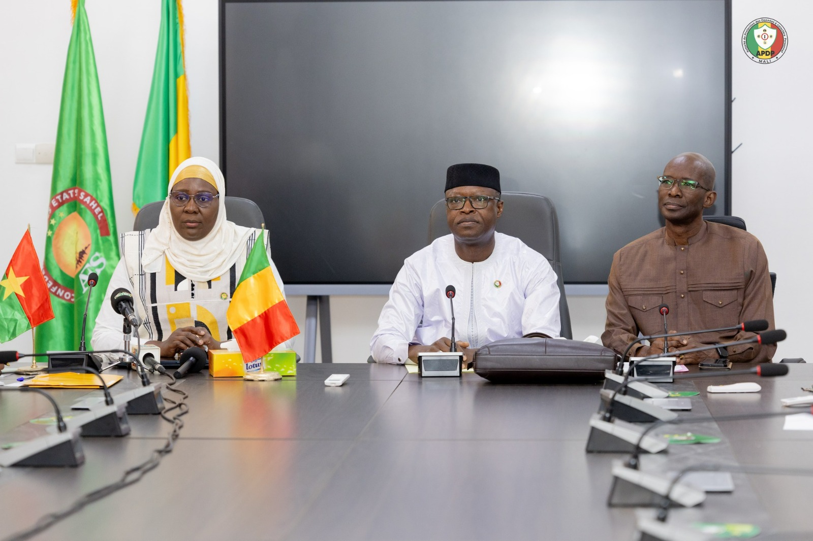 Protection des données à caractère personnel : l’APDP outille les auditeurs de la première promotion du Master en droit du numérique de l’université Kurukanfuga