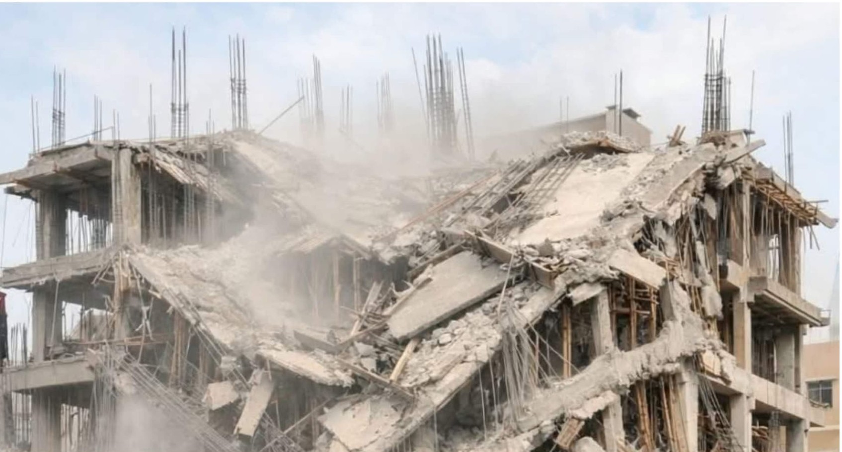 SOGONIKO : Effondrement d&rsquo;un bâtiment R+4 en plein chantier, une vingtaine de victimes évacuées vers les CHU et d’autres sous les décombres 