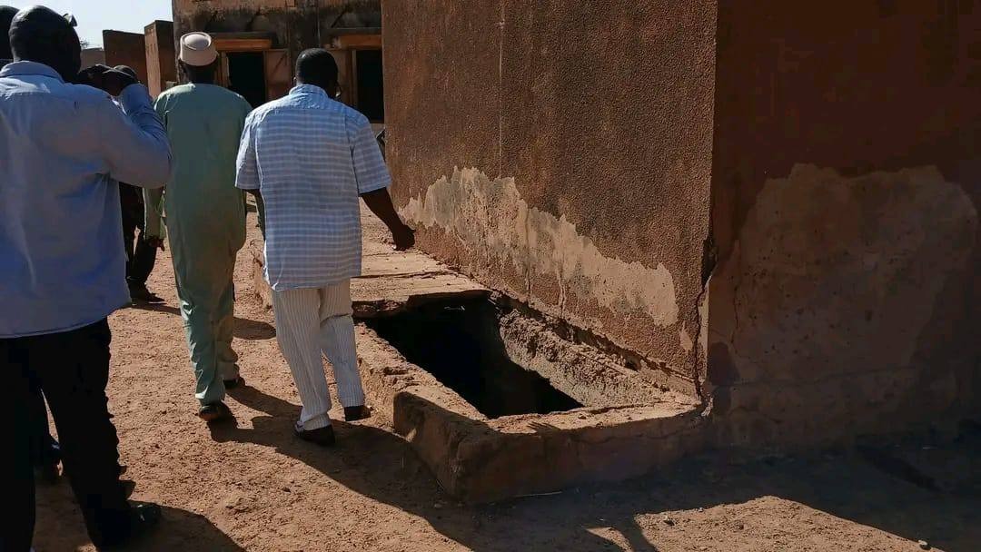 Ecole de Kita Gare 1er Cycle : La dégradation totale des latrines rend l’apprentissage difficile 