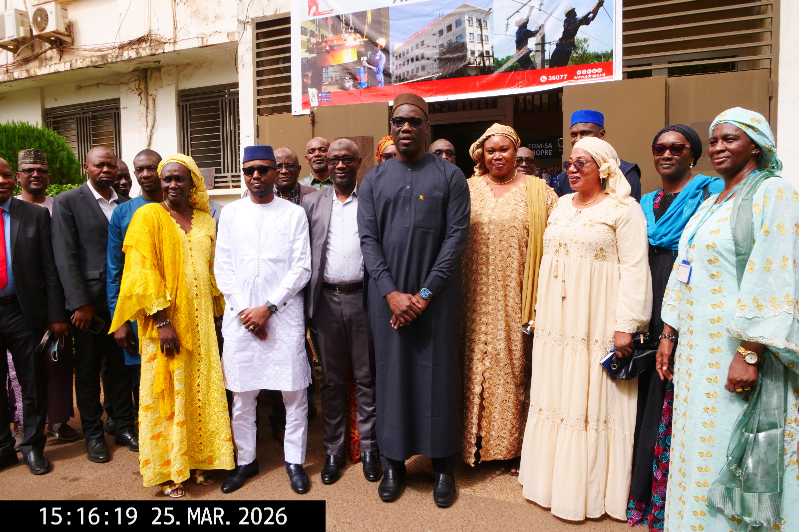 Le ministre Tiémoko Traoré à la Direction générale d’EDM-SA : «Aucun effort ne sera ménagé afin de garantir un accès durable et continu à l’électricité pour les populations»