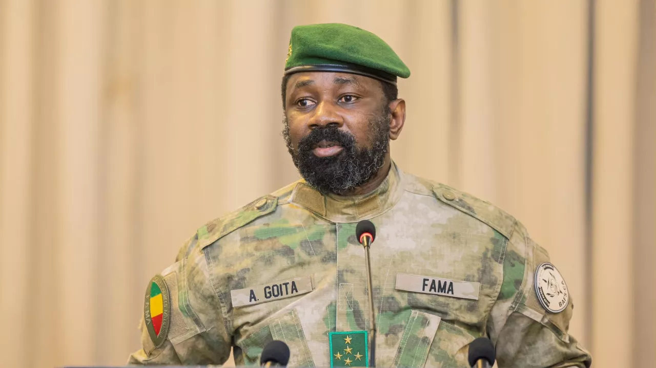 Assimi Goïta rend hommage à Sadio Camara : « Depuis 12 ans, nous étions liés, sa mort renforce notre engagement »