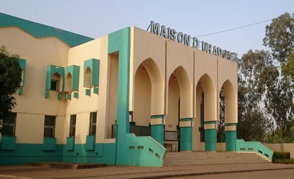 Hadj 2026 : la Maison du Hadj lance la pesée des bagages et convoque tous les pèlerins de la filière gouvernementale