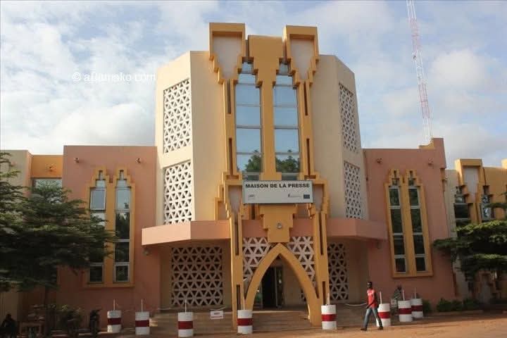 Mali : la Maison de la Presse dénonce l’incarcération du journaliste Chahana Takiou