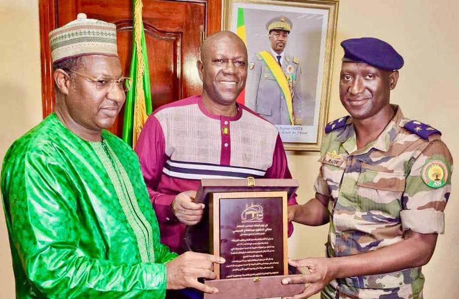 Hadj 2026 : Une organisation saluée au sommet de l’État, la Maison du Hadj et ses équipes à l’honneur
