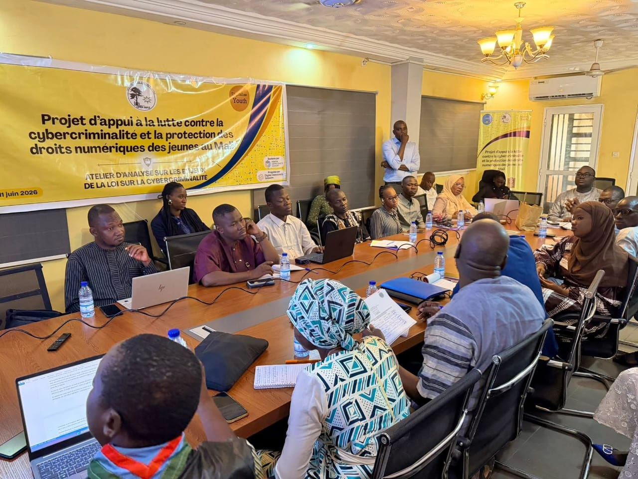 Protection des droits numériques des jeunes :  OPEN Mali et ses partenaires ouvrent le débat sur les enjeux de la loi sur la cybercriminalité