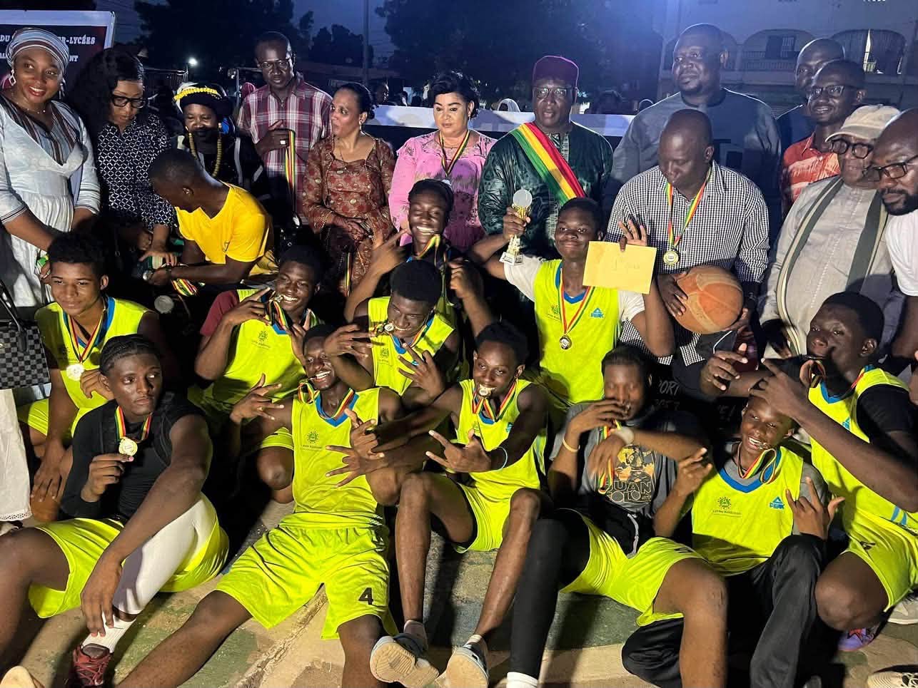 Première édition du tournoi inter-lycée de basketball : les lycée Kodonso et Lumiere s’adjugent les trophées 