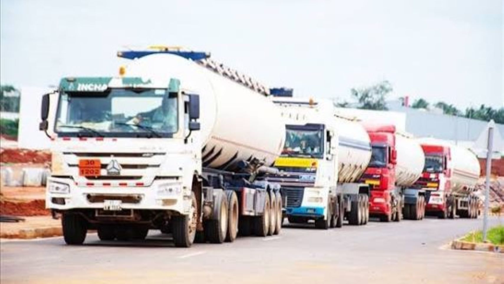 Crise du carburant au Mali : les FAMa sécurisent l’arrivée de plus de 800 camions-citernes à Bamako