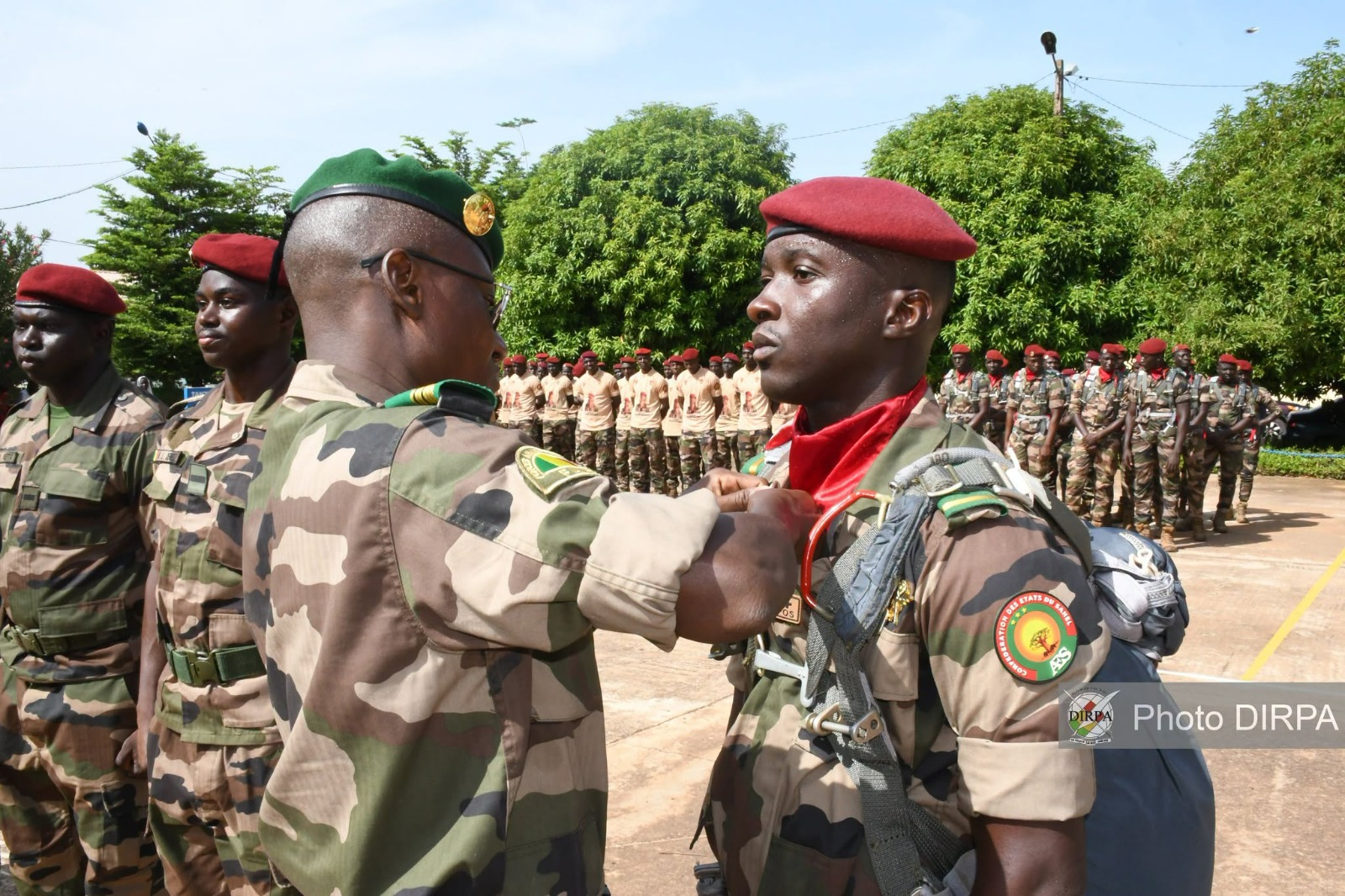 Régiment des Commandos Parachutistes : la 76ᵉ promotion officiellement baptisée et dotée de ses insignes