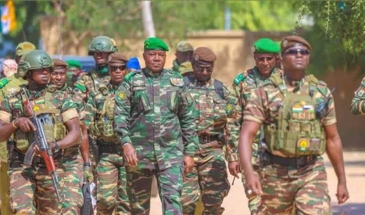TENTATIVE DE DÉSTABILISATION AU NIGER : L’AES SALUE L’ÉCHEC D’UNE MUTINERIE MILITAIRE À NIAMEY