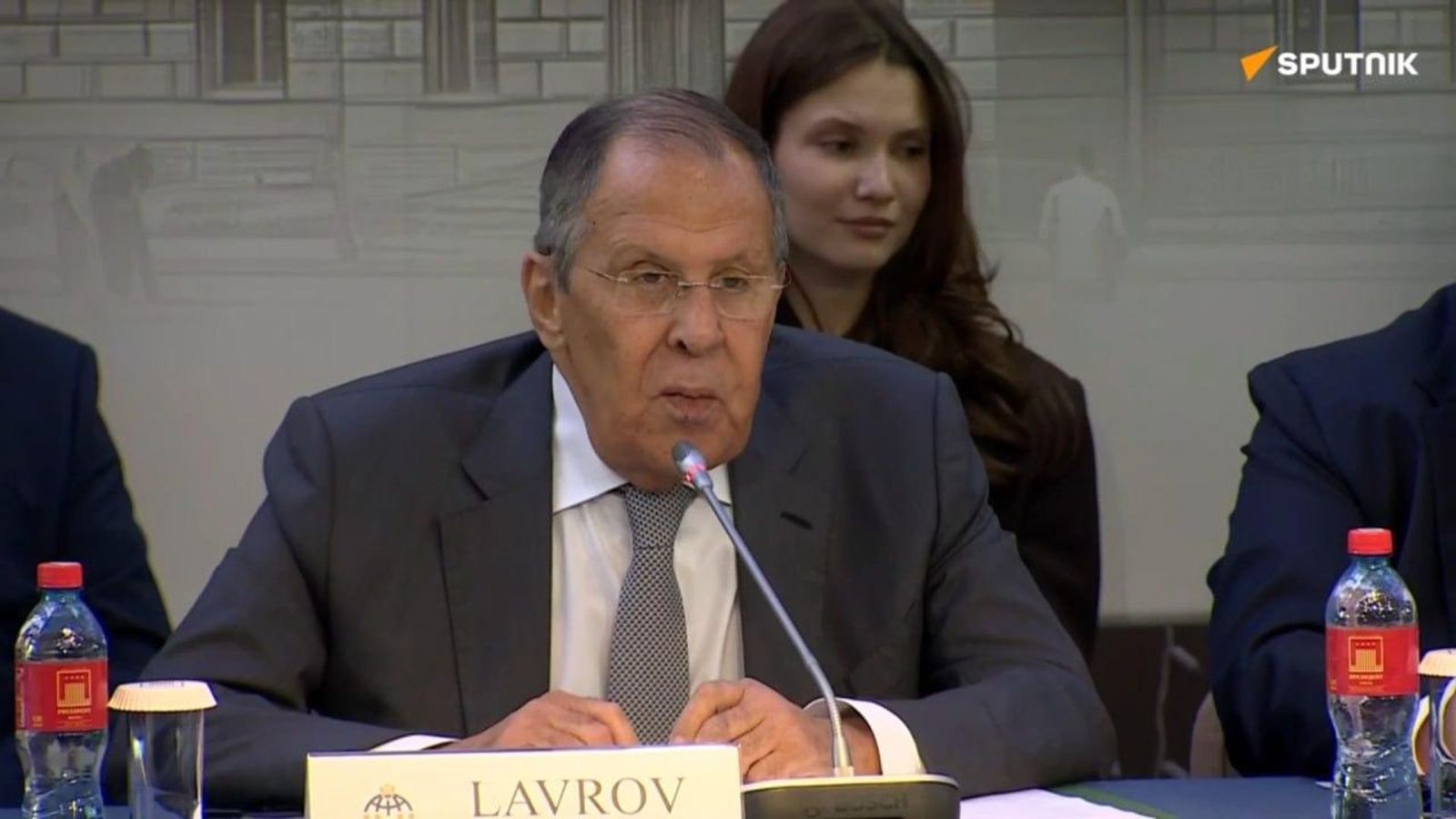 SERGUEÏ LAVROV, MINISTRE DES AFFAIRES ÉTRANGÈRES DE RUSSIE « LA COUR PÉNALE INTERNATIONAL N&rsquo;A AUCUNE UTILITÉ »