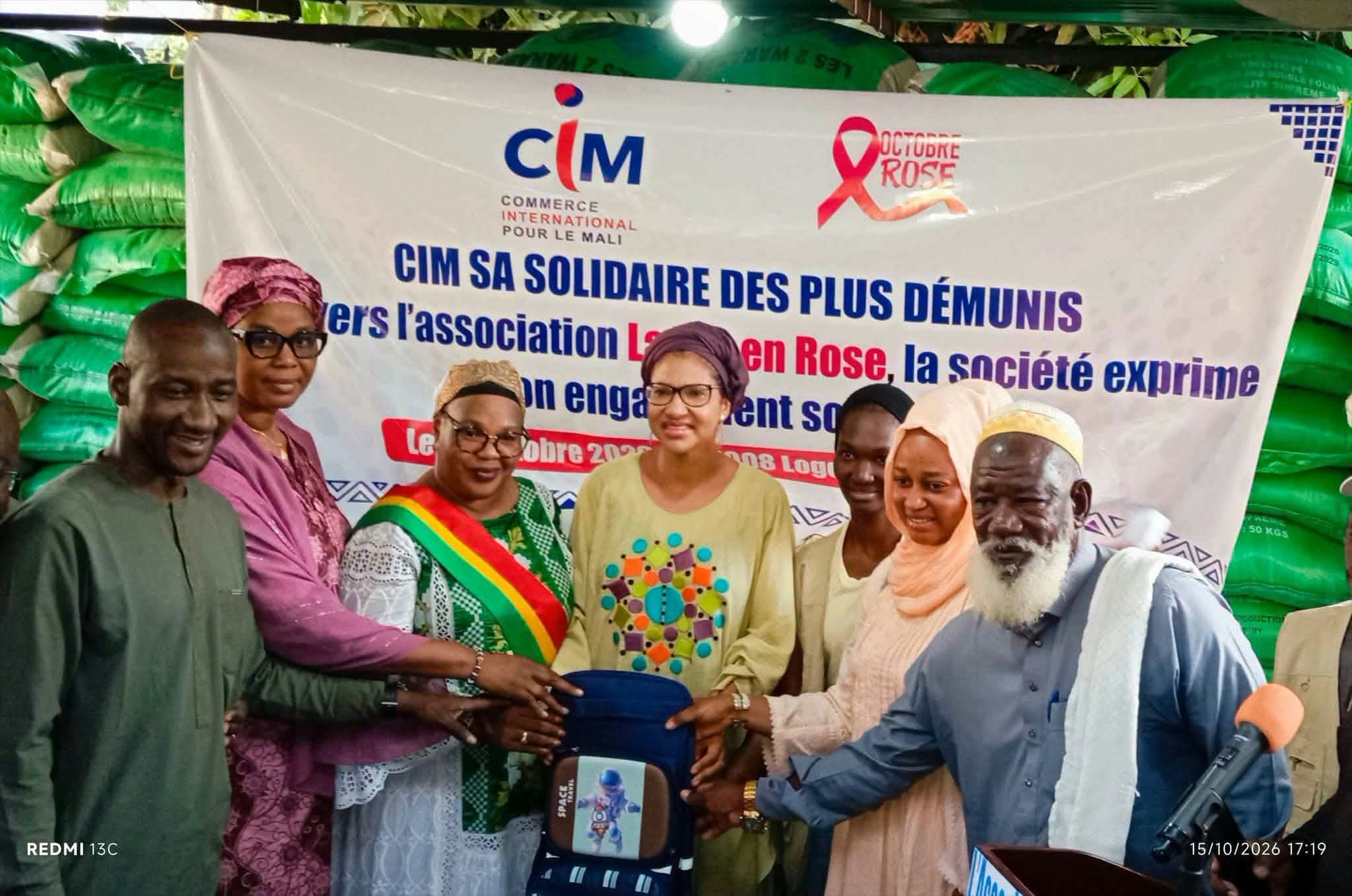 Mois de la solidarité : CIM SA offre 28 millions de FCFA de vivres à l’association La Vie en Rose