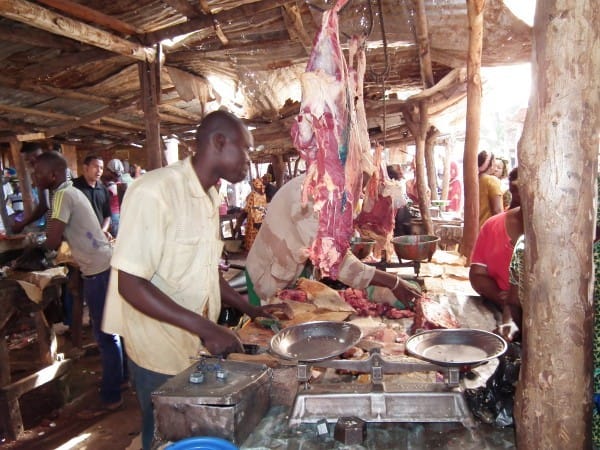 MALI : FACE À LA VIE CHÈRE, LES BOUCHERS AMORCENT UNE BAISSE DES PRIX DE LA VIANDE